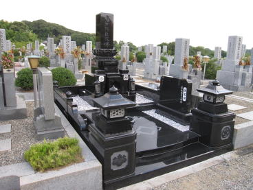 堺市鉢ヶ峰霊園6㎡区画 神戸東西型9寸墓石②