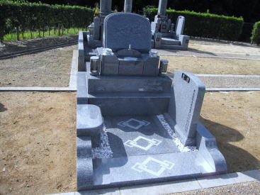 堺市鉢ヶ峰霊園2.6㎡区画 デザイン型石碑