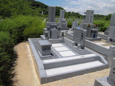 堺市鉢ヶ峰霊園6㎡区画 神戸型8寸墓石大島石善