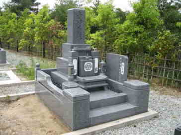 墓所完成写真5 | 西宮市白水峡公園墓地 神戸型9寸墓石 霊標 門柱型外柵 完成写真